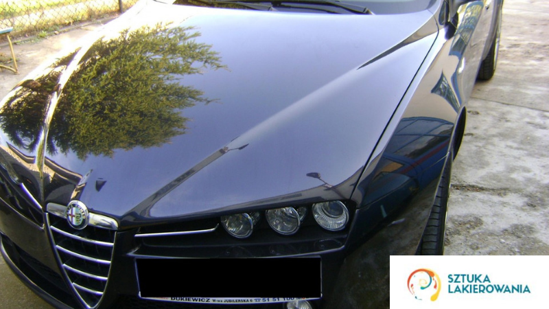 usługi lakiernicze Warszawa, SztukaLakierowania - lakierowanie maski samochody efekty - lśniący piękny lakier, wykonane na nim prace detailingowe