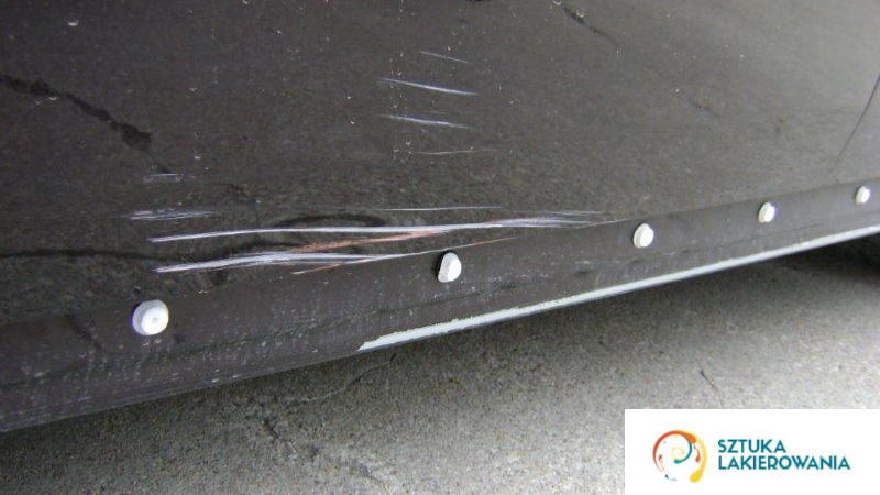 usługi lakiernicze - Warszawa, Białystok, Ełk, SztukaLakierowania - porysowane auto na boku, przytarcie o wysoki krawężnik
