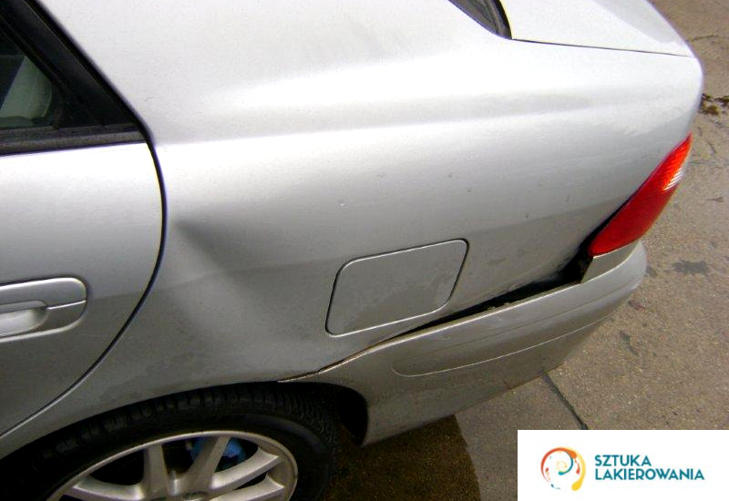 naprawa blacharska Białystok, Warszawa, Ełk, SztukaLakierowania - codzienne wgniecenie z parkingu, lekkie uderzenie, łatwe do wyciągnięcia bez lakierowania